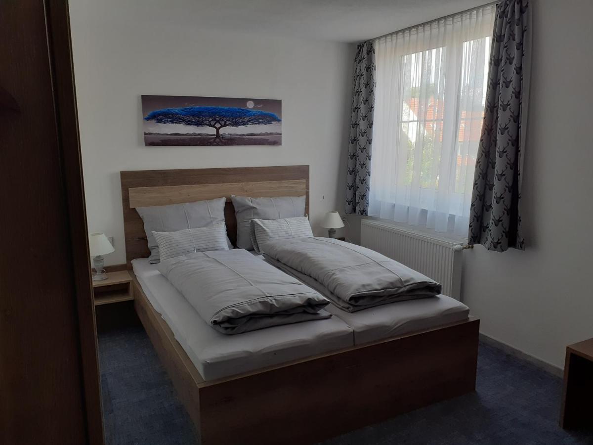 Landgasthof Hotel Lamm Laichingen Ngoại thất bức ảnh