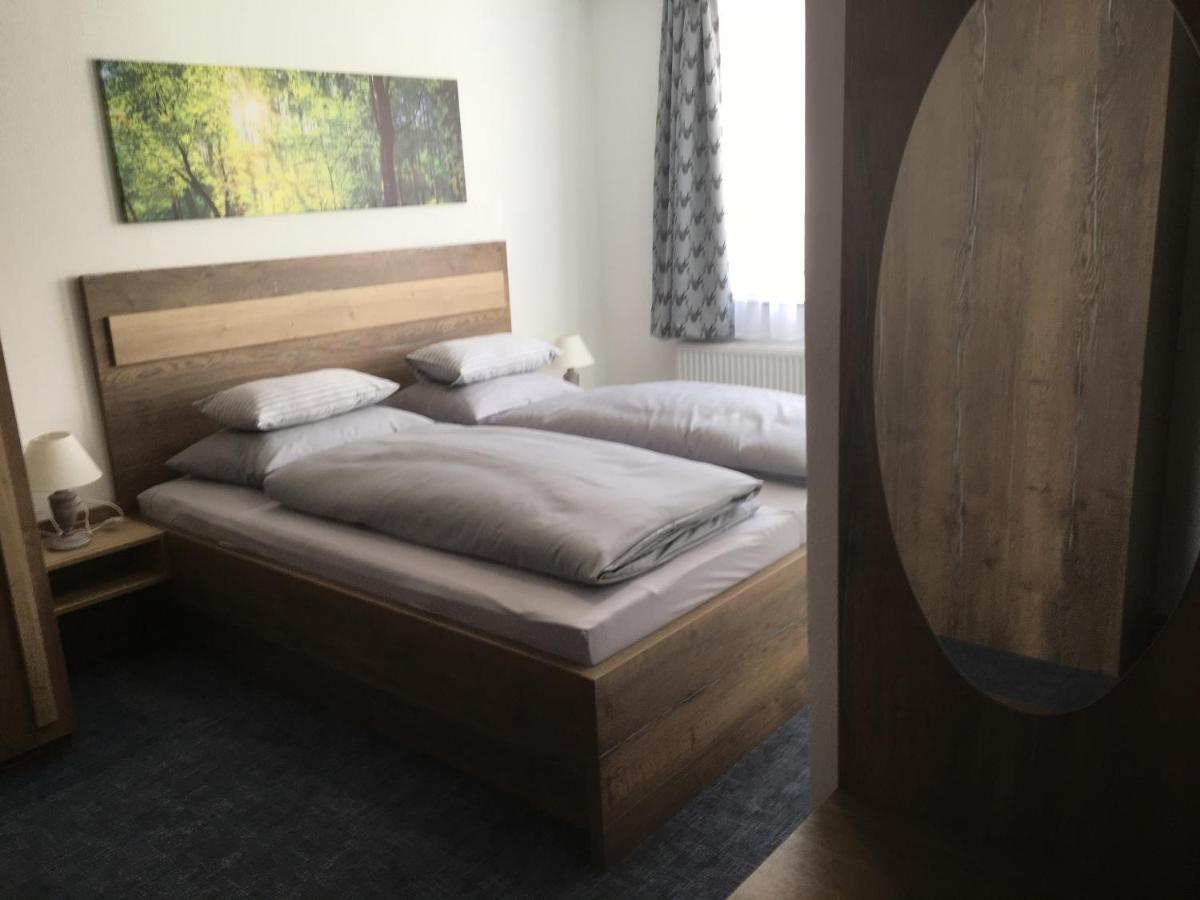 Landgasthof Hotel Lamm Laichingen Ngoại thất bức ảnh
