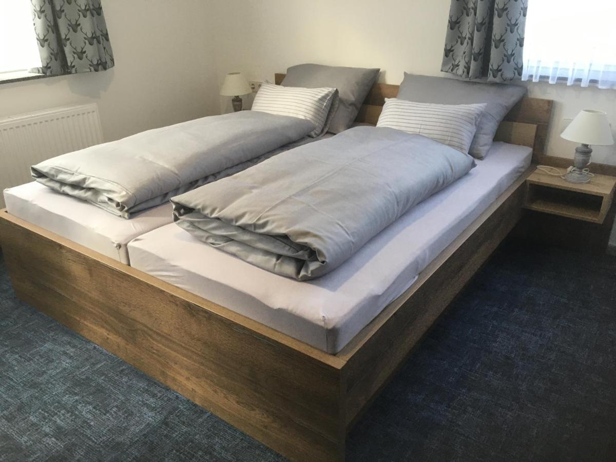 Landgasthof Hotel Lamm Laichingen Ngoại thất bức ảnh